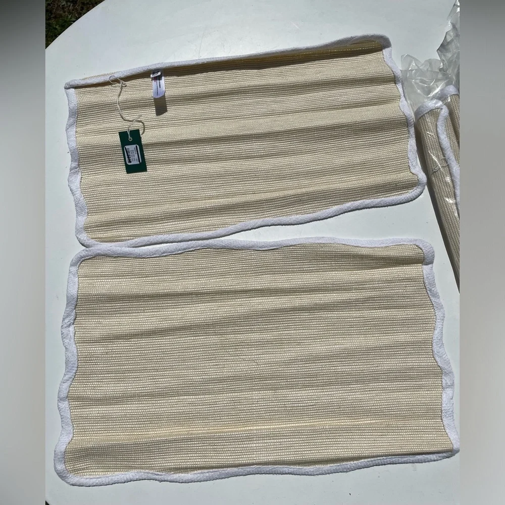 NWT Urban Outfitters Jolie Wave Placemat Set, Set of 2